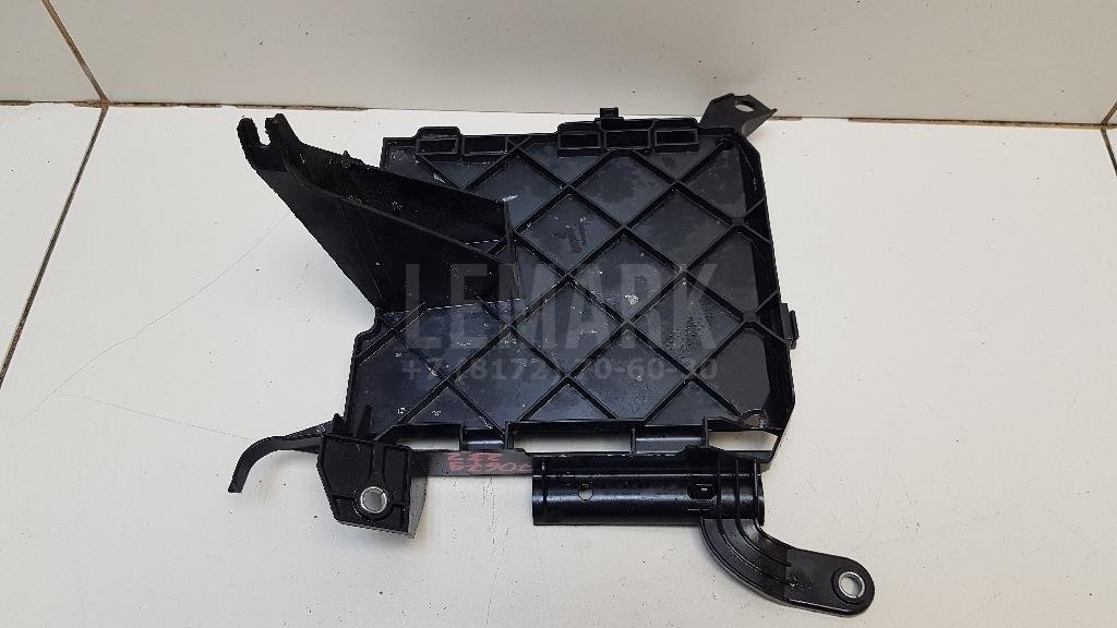 Кронштейн блока управления двигателем для  Audi A5/S5 (F5) 2017