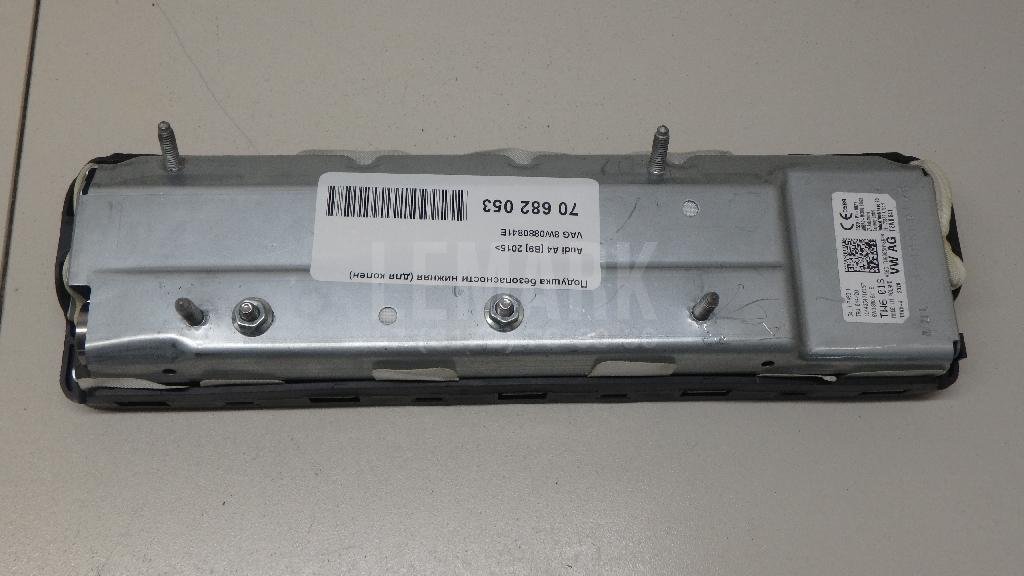 Подушка безопасности нижняя (для колен)