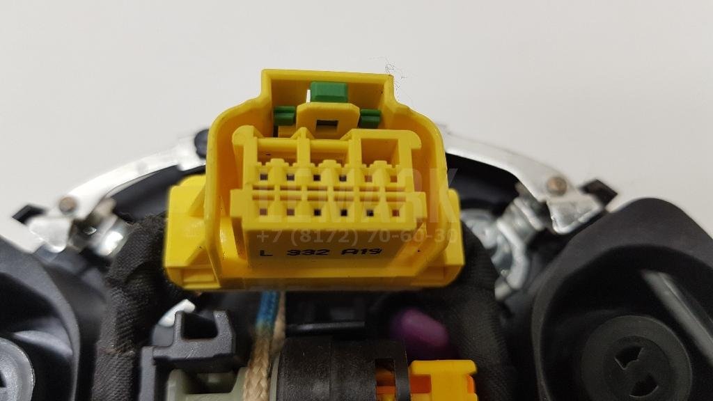 Подушка безопасности в рулевое колесо