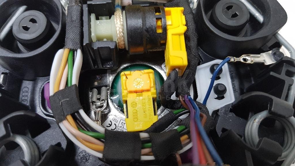 Подушка безопасности в рулевое колесо