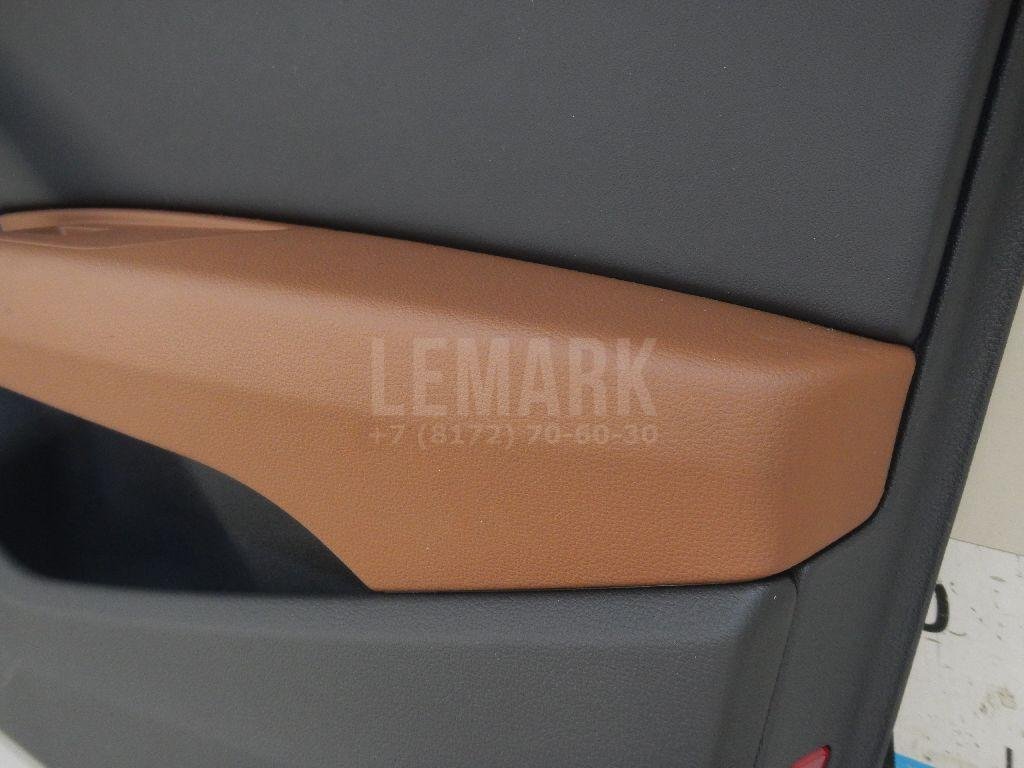 Обшивка двери передней правой