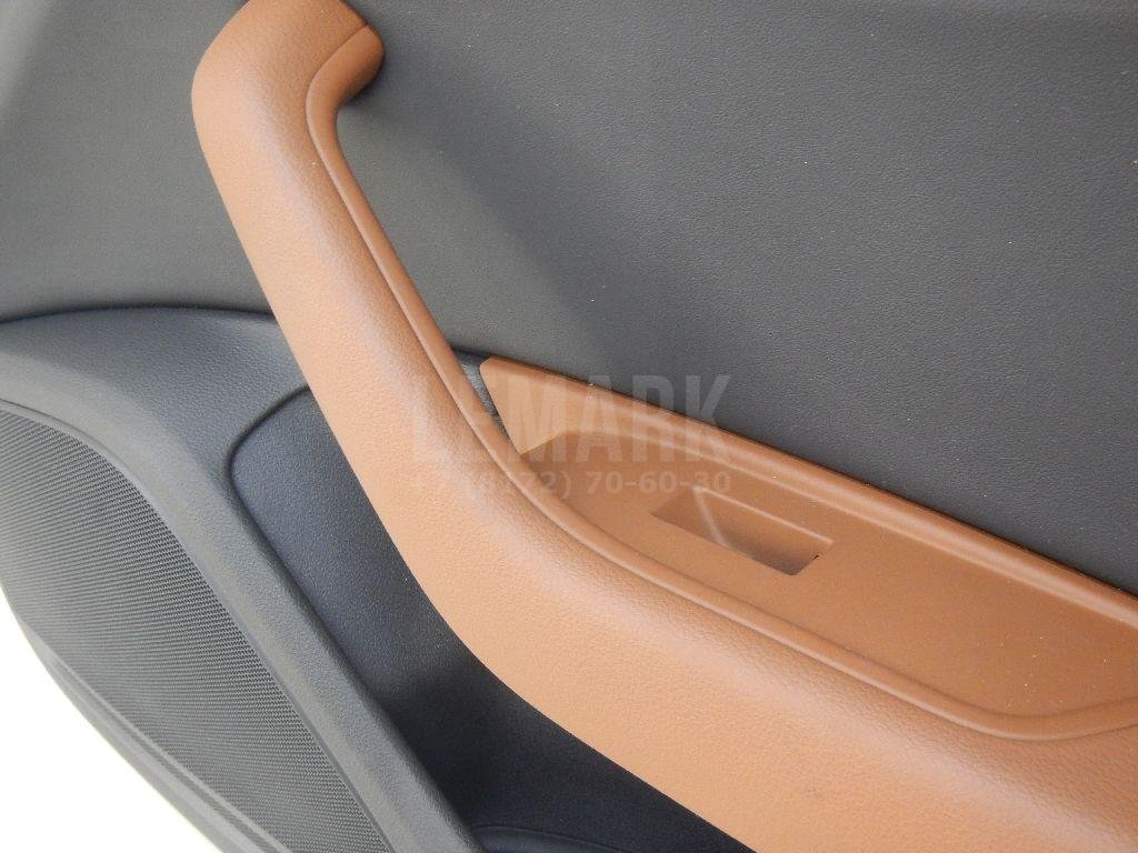 Обшивка двери передней правой