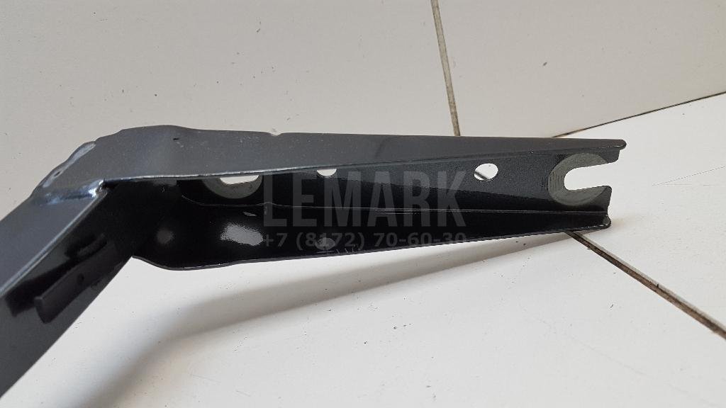 Петля крышки багажника