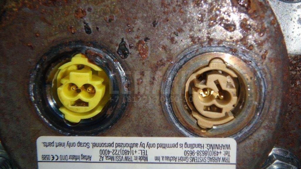 Подушка безопасности пассажирская (в торпедо)