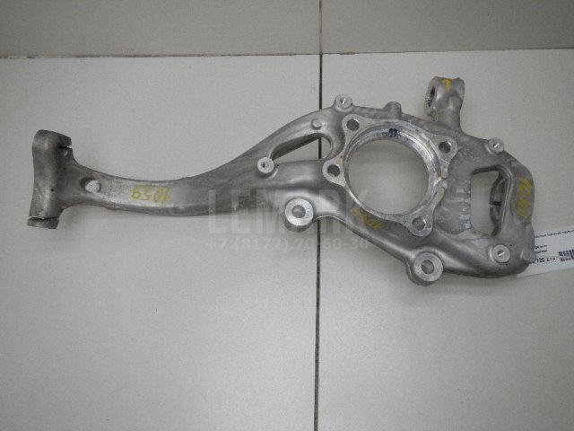 Кулак поворотный передний правый