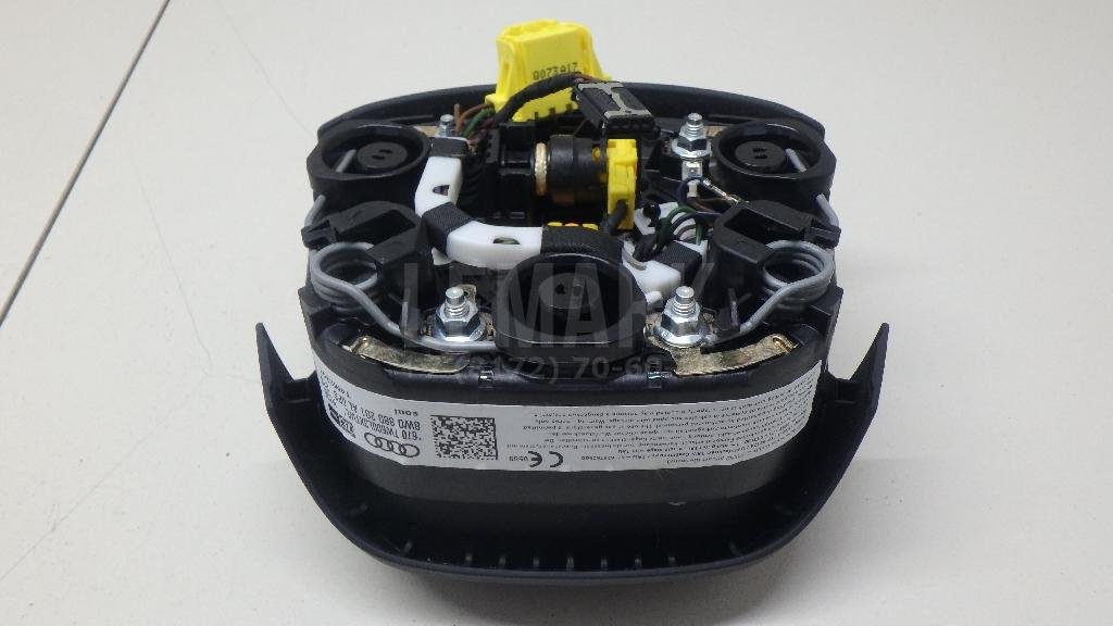 Подушка безопасности в рулевое колесо