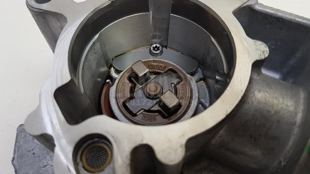 Насос вакуумный