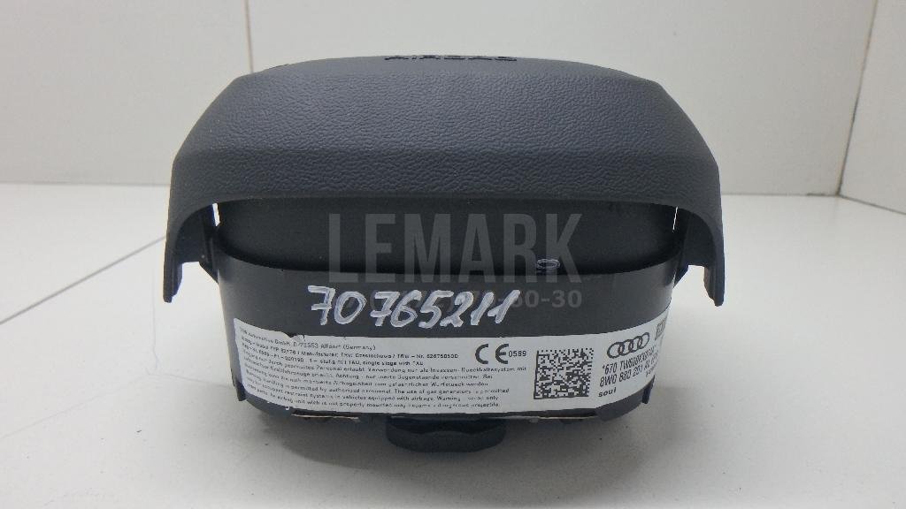 Подушка безопасности в рулевое колесо