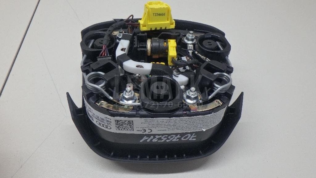 Подушка безопасности в рулевое колесо