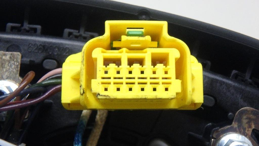 Подушка безопасности в рулевое колесо