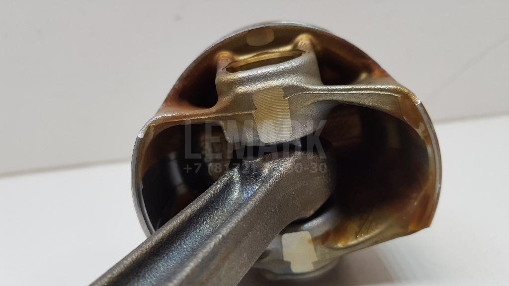 Поршень с шатуном