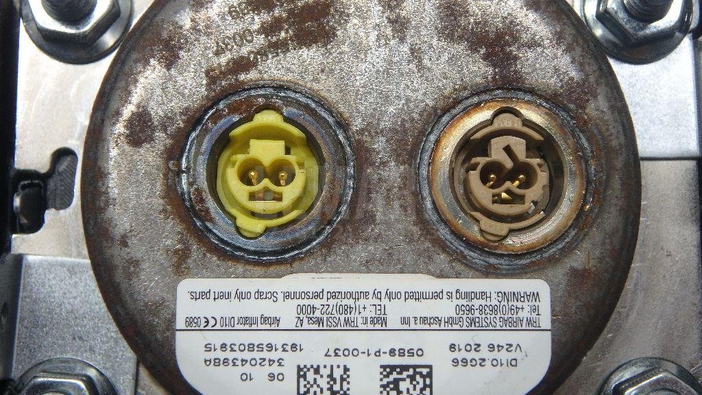 Подушка безопасности пассажирская (в торпедо)