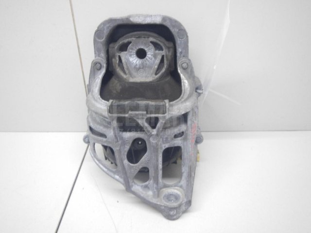 Опора двигателя правая