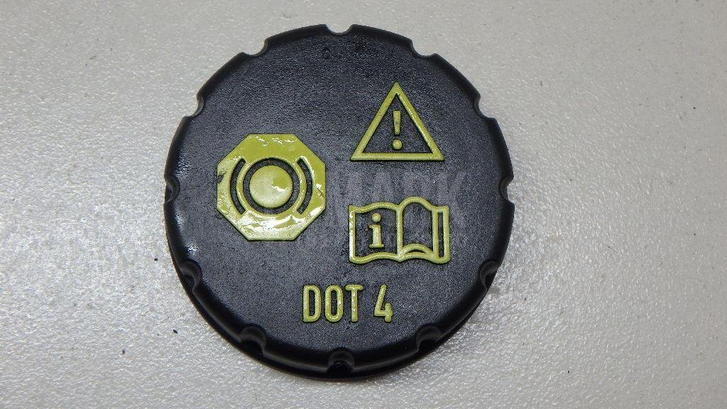 Крышка бачка тормозной жидкости