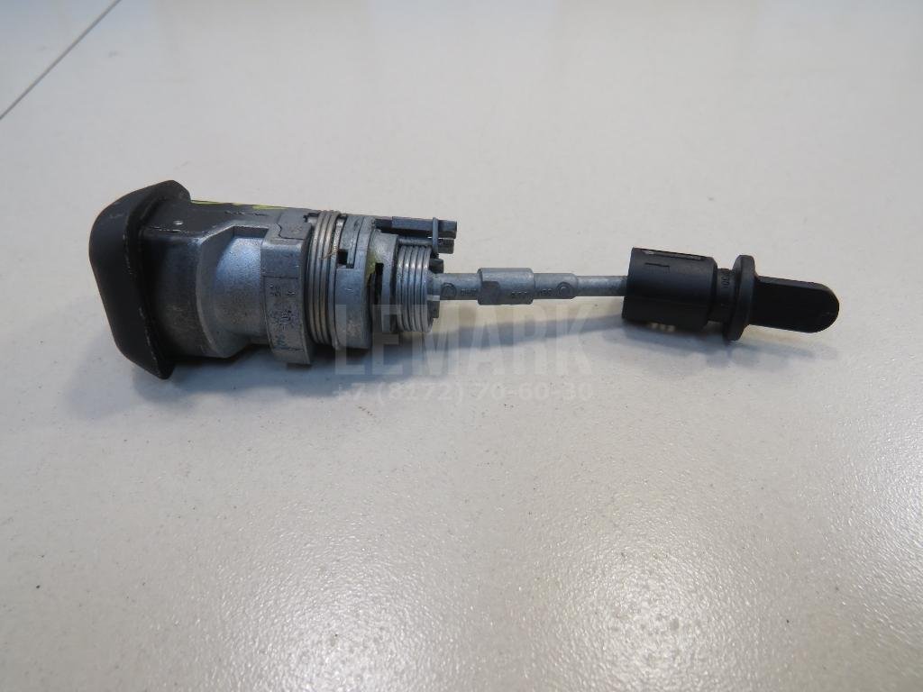 Вставка замка двери прав.