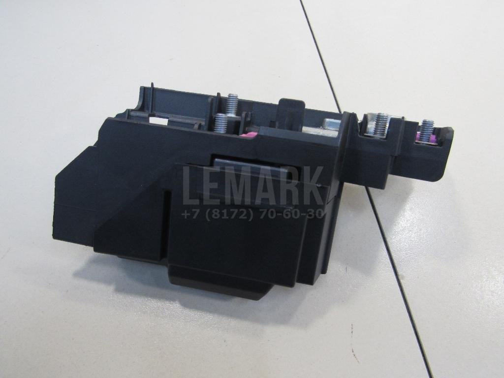 Клемма аккумулятора плюс