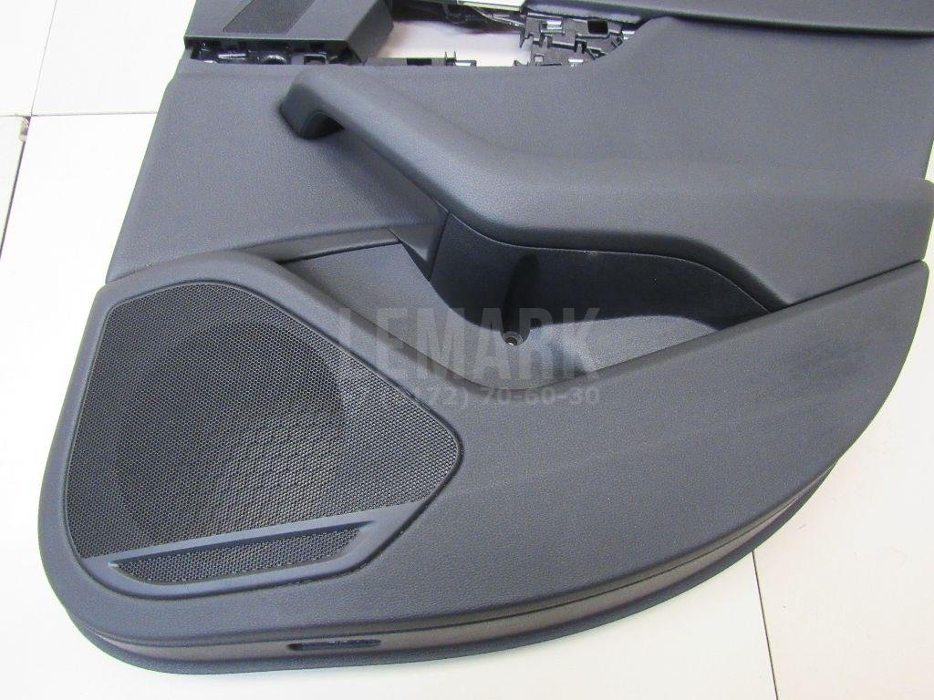 Обшивка двери задней правой