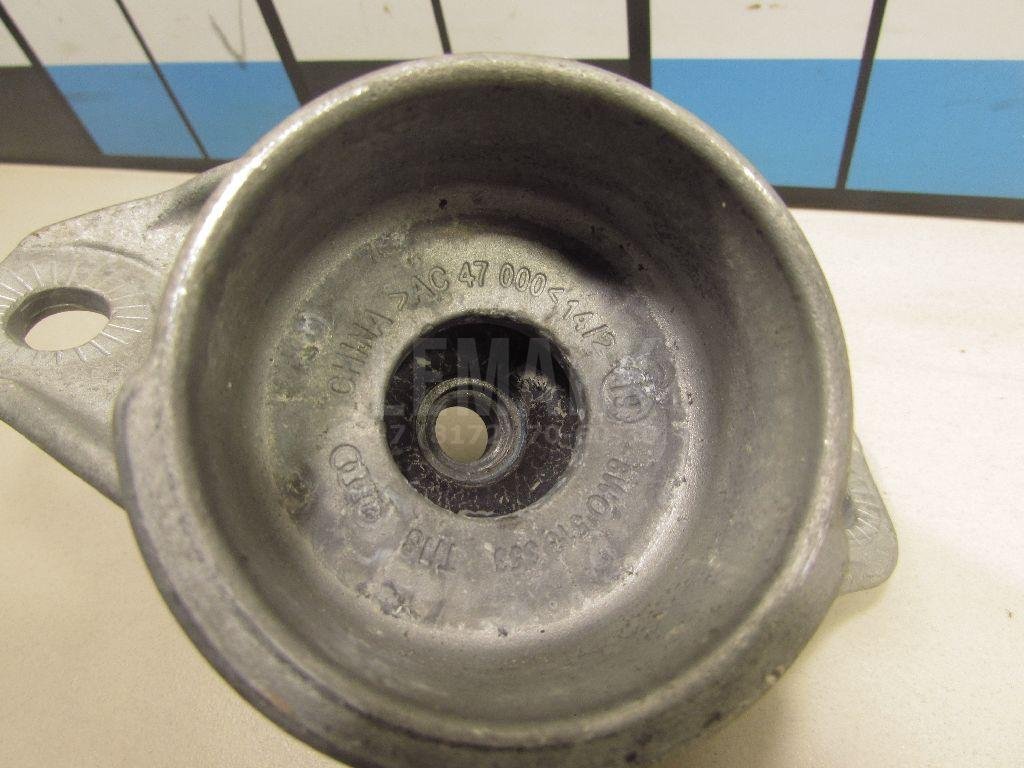 Опора заднего амортизатора