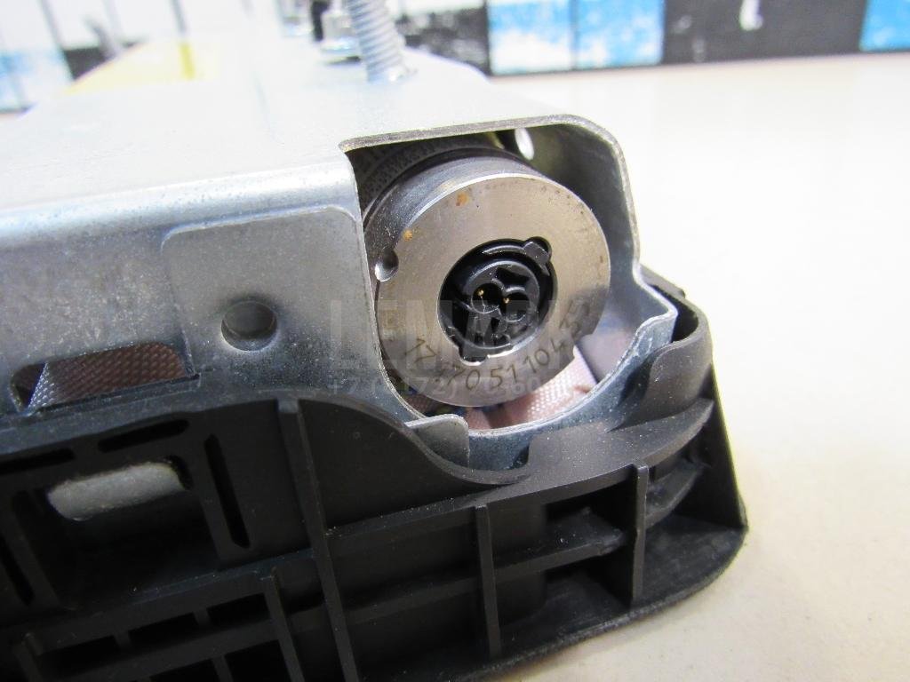 Подушка безопасности нижняя (для колен)