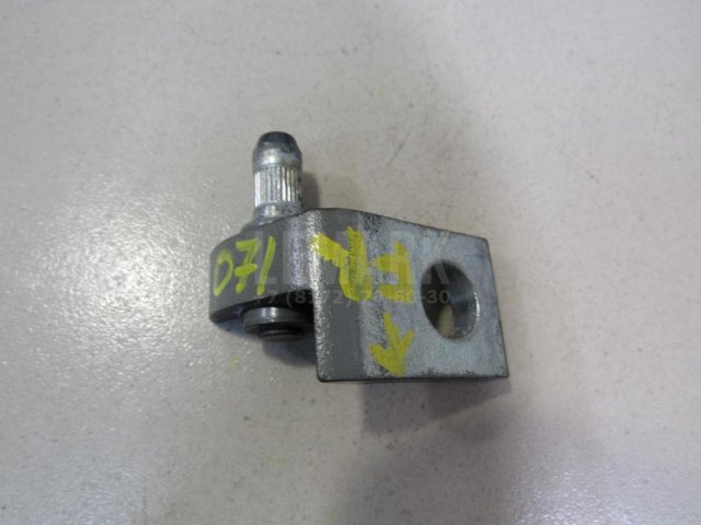 Петля двери