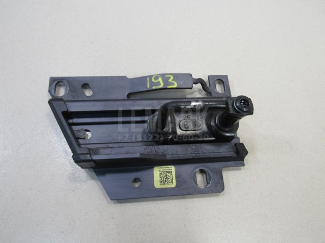 Ответная часть замка капота