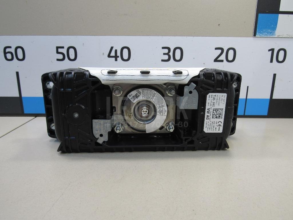 Подушка безопасности пассажирская (в торпедо)