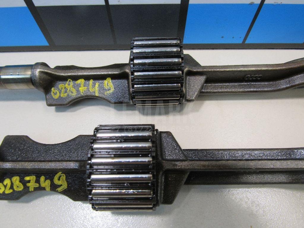 Вал балансирный