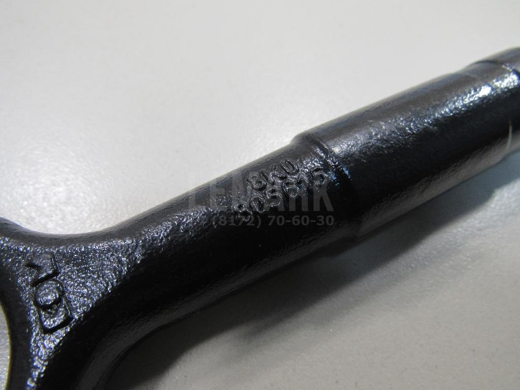 Крюк буксировочный