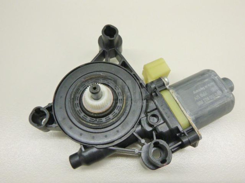 Моторчик стеклоподъемника для  Audi A3 [8PA] Sportback 2004-2013