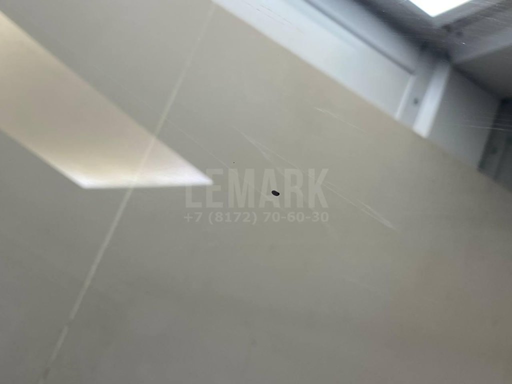 Стекло двери передней левой