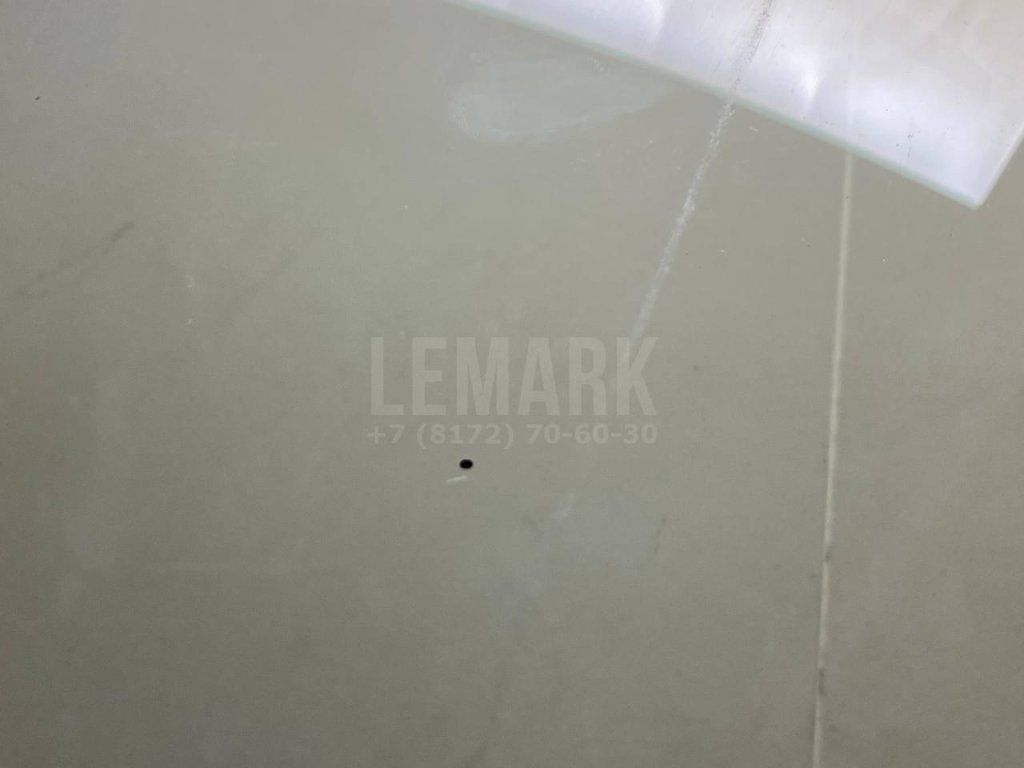 Стекло двери передней левой