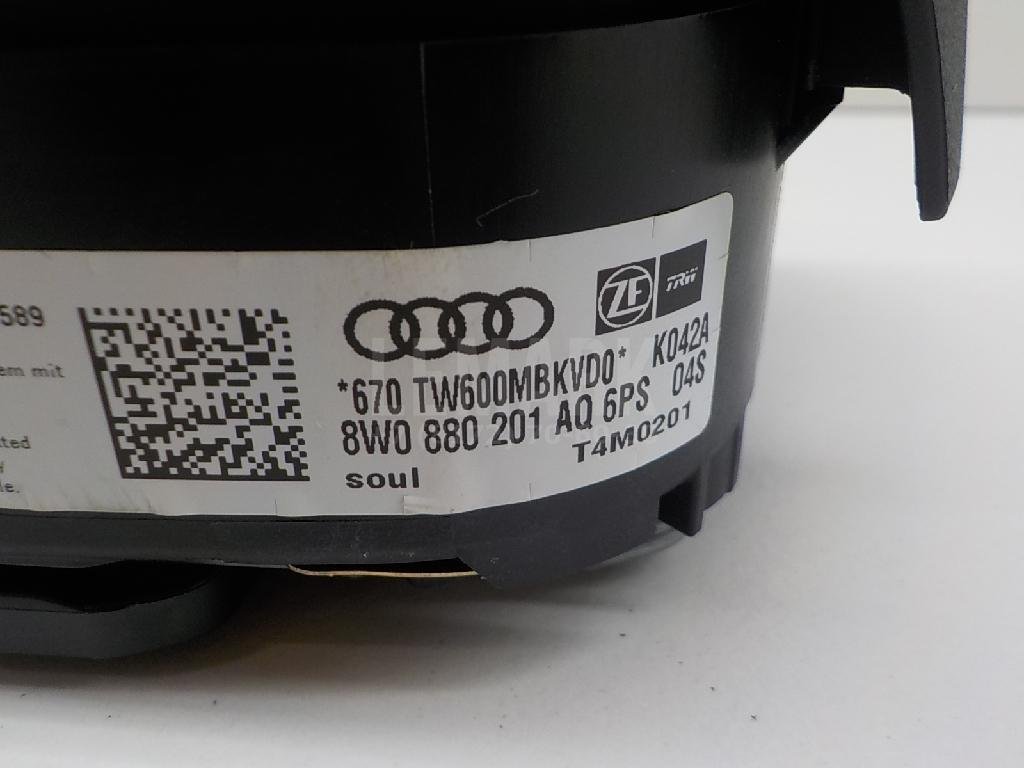 Подушка безопасности в рулевое колесо