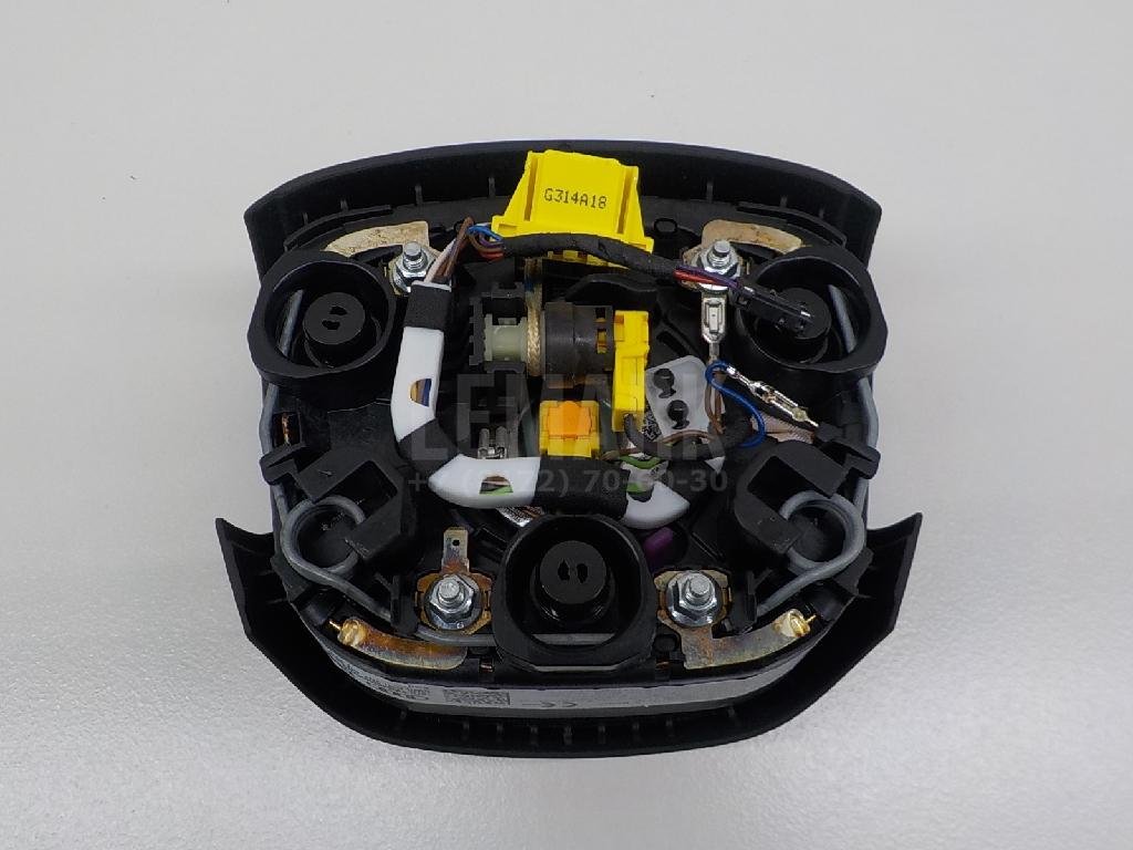 Подушка безопасности в рулевое колесо