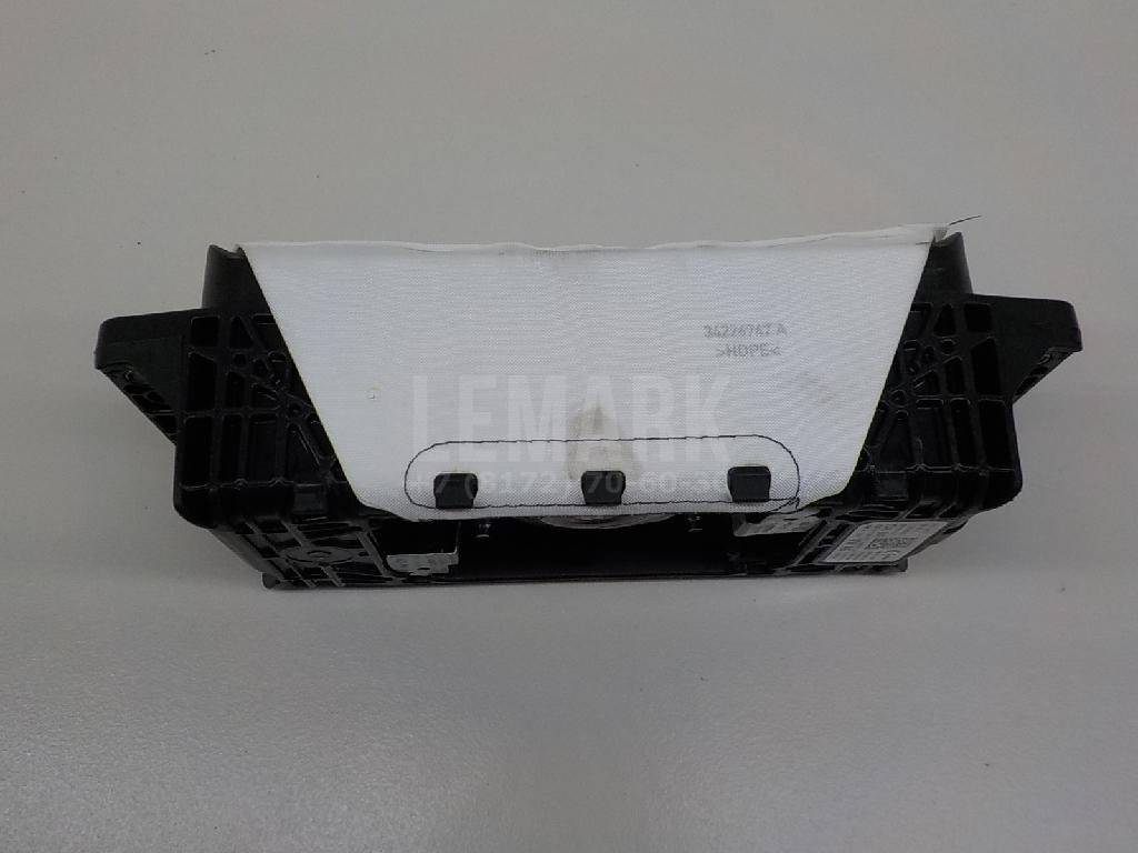 Подушка безопасности пассажирская (в торпедо)