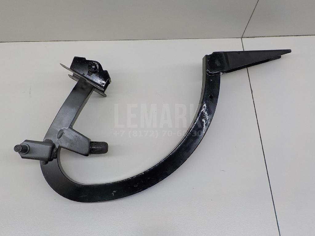 Петля крышки багажника