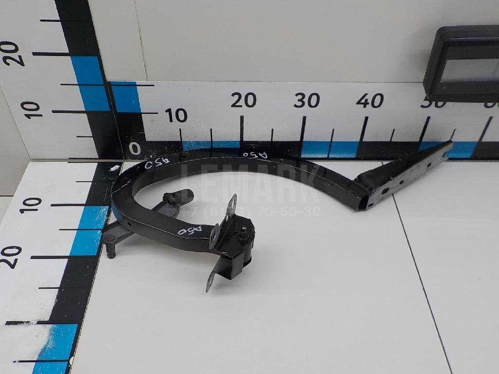 Петля крышки багажника