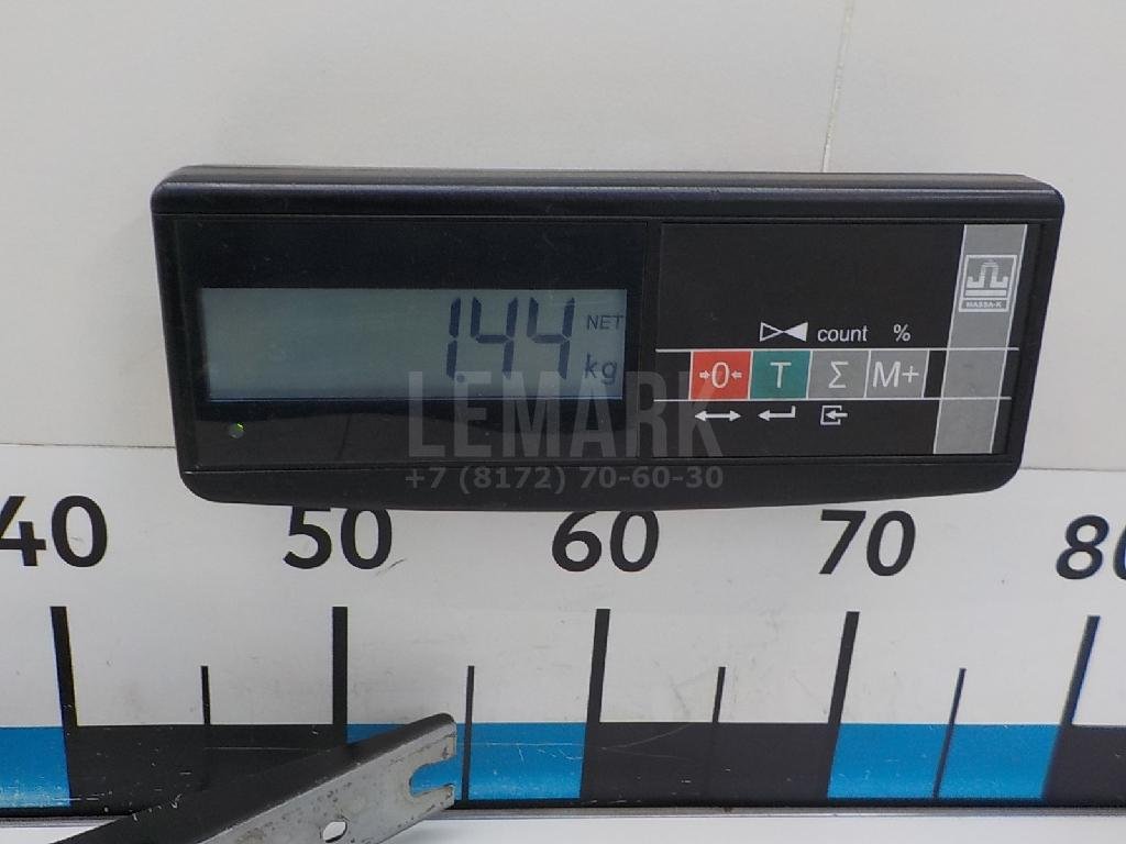 Петля крышки багажника