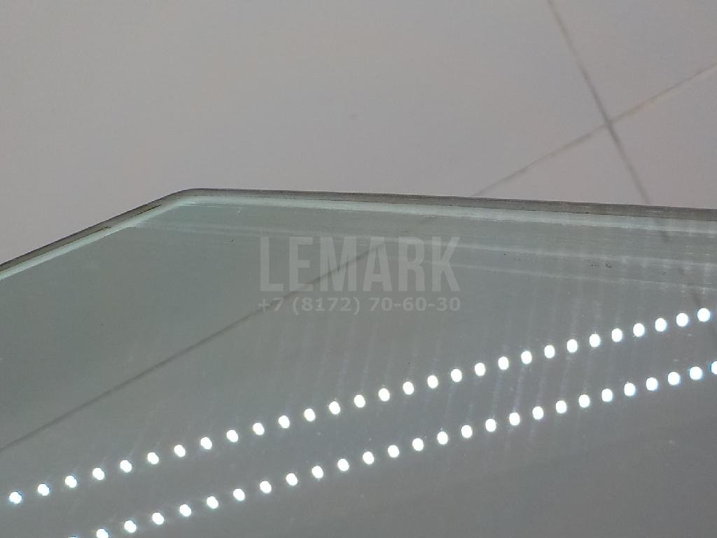 Стекло двери передней правой