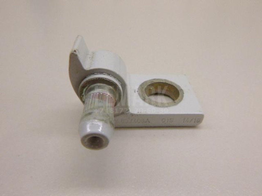 Петля двери