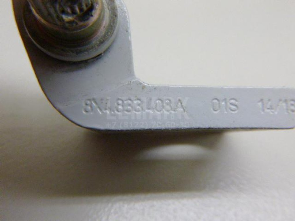 Петля двери