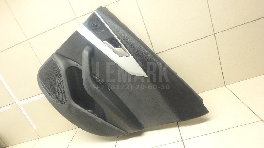 Обшивка двери задней правой