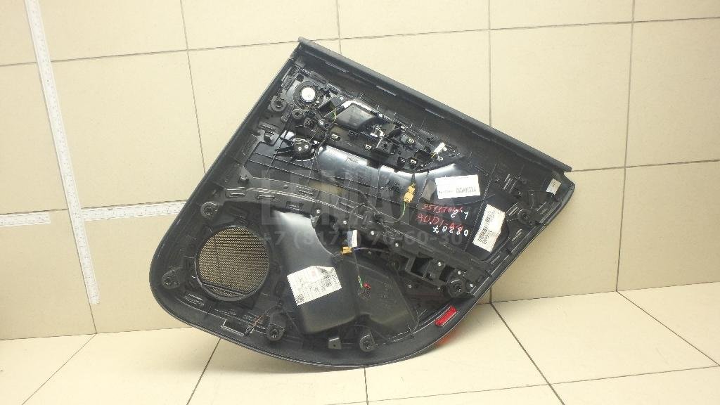 Обшивка двери задней левой