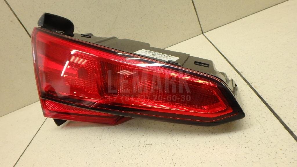 Фонарь задний внутренний левый