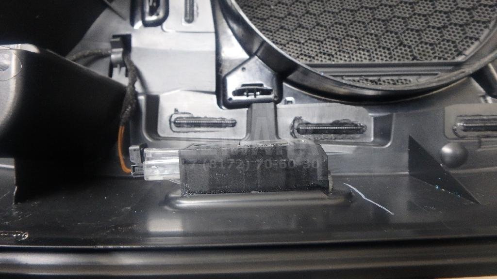 Обшивка двери задней правой