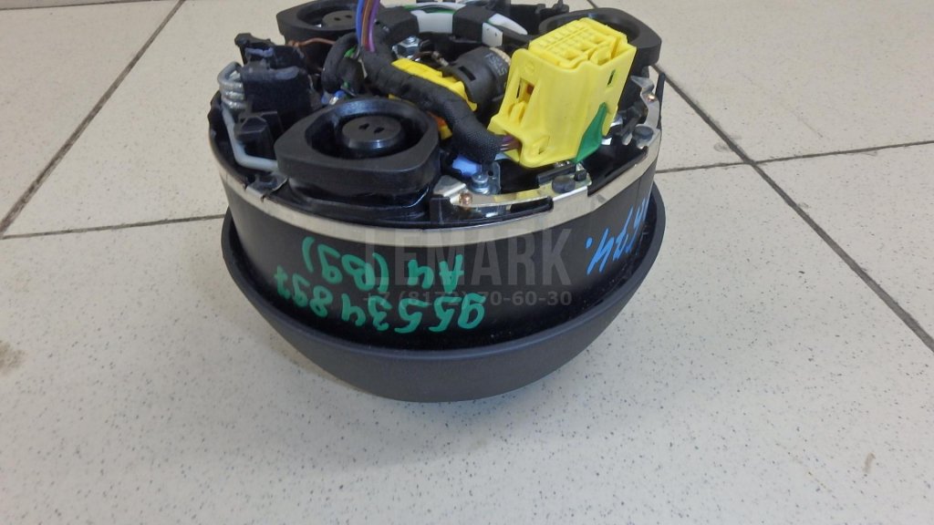 Подушка безопасности в рулевое колесо