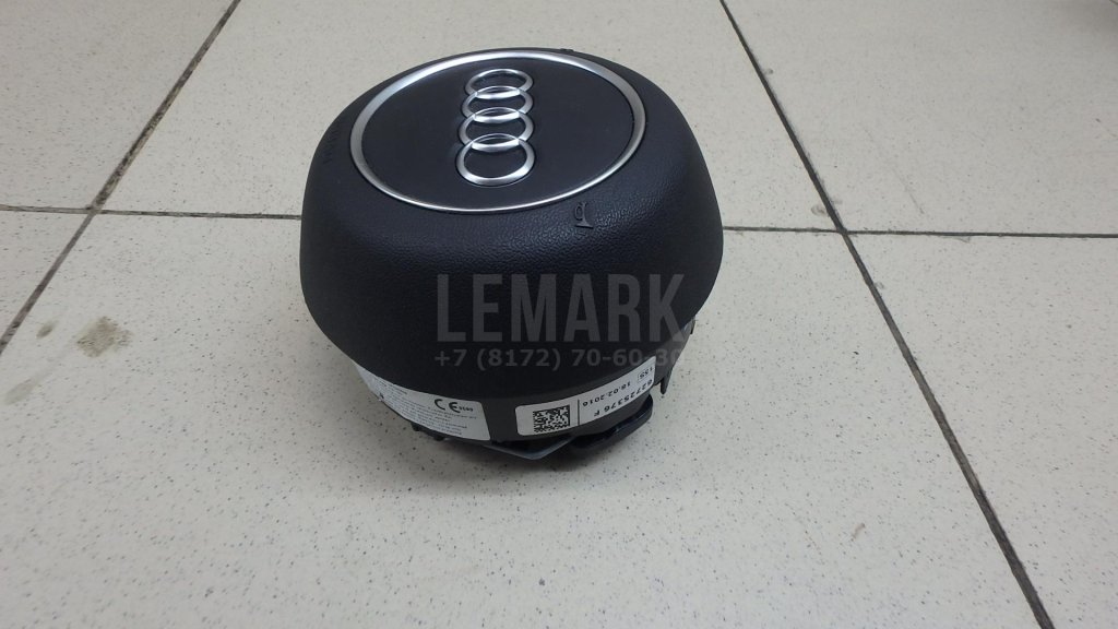 Подушка безопасности в рулевое колесо