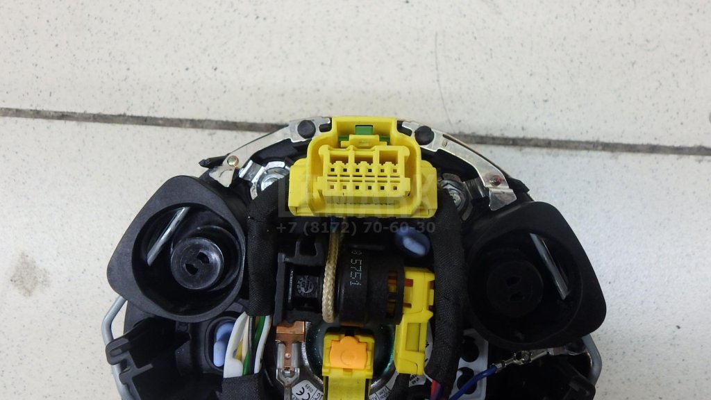 Подушка безопасности в рулевое колесо