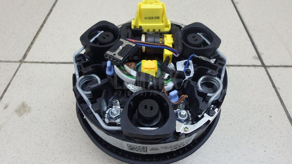 Подушка безопасности в рулевое колесо