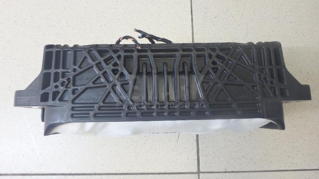 Подушка безопасности пассажирская (в торпедо)