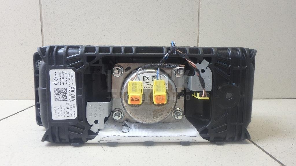 Подушка безопасности пассажирская (в торпедо)